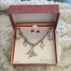 Guess gift set necklace with stud earrings